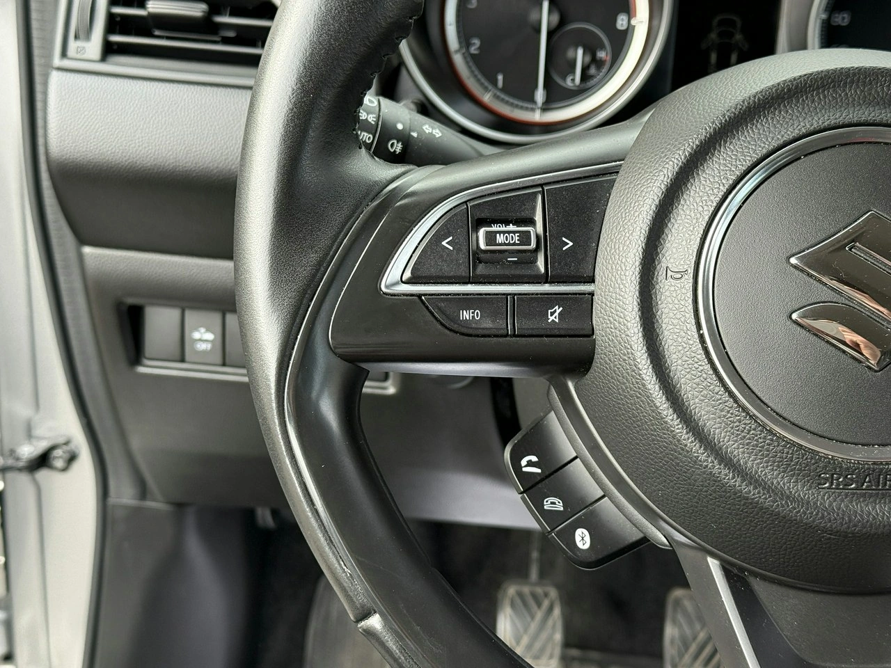 Suzuki Swift - Zdjęcie 10