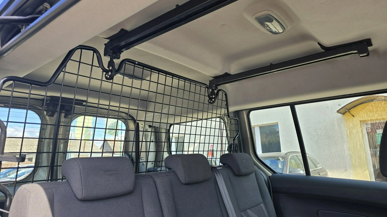 Ford Tourneo Connect - Zdjęcie 17