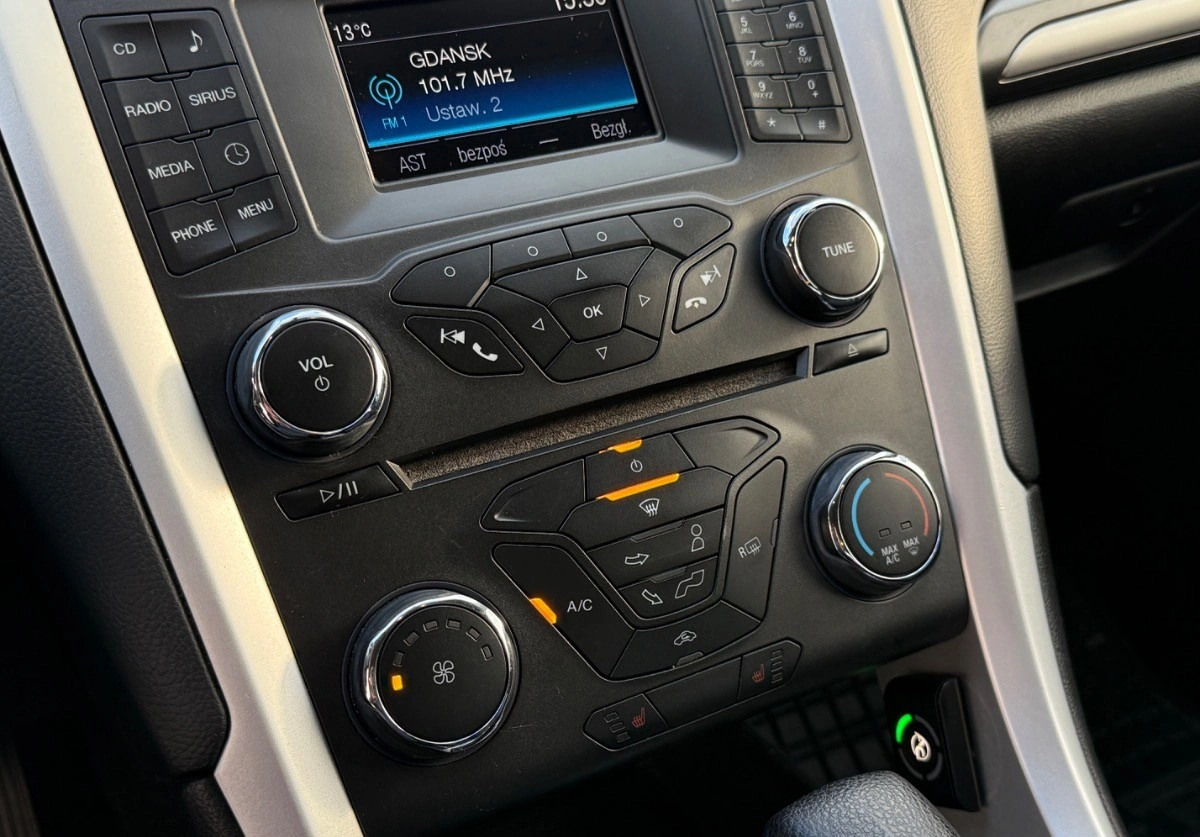 Ford Fusion - Zdjęcie 25