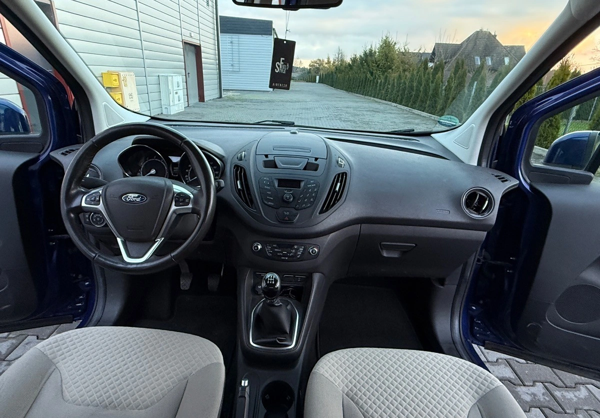 Ford Tourneo Courier - Zdjęcie 18