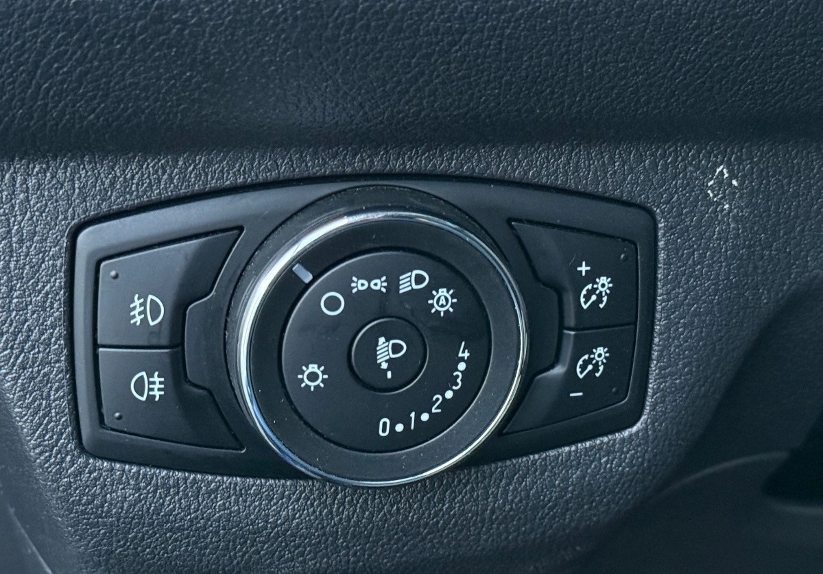 Ford Tourneo Courier - Zdjęcie 20