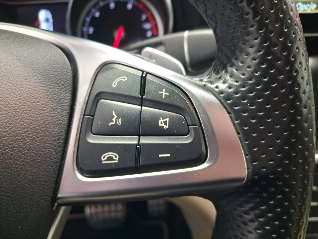 Mercedes CLA 200 - Zdjęcie 15