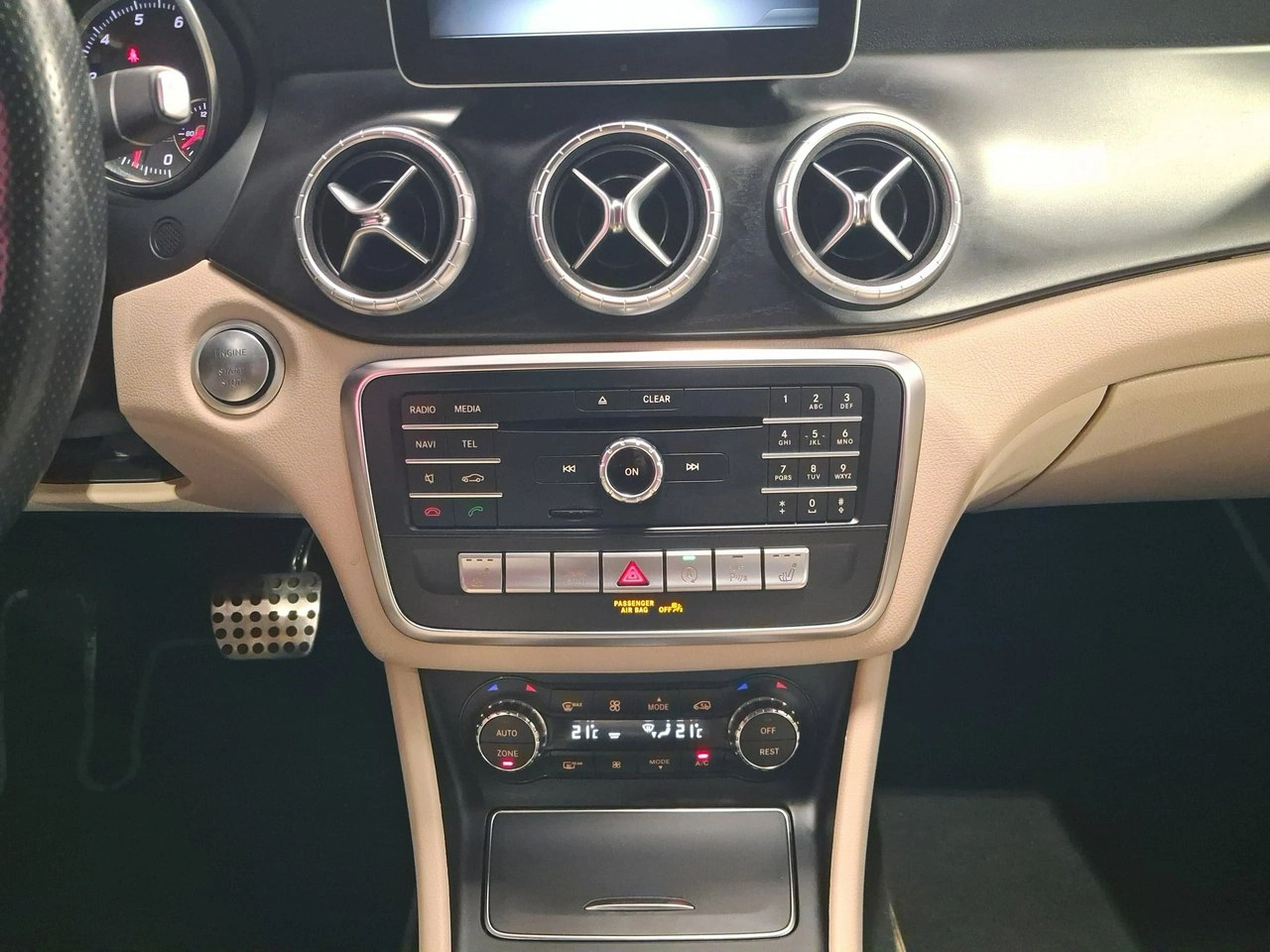 Mercedes CLA 200 - Zdjęcie 21