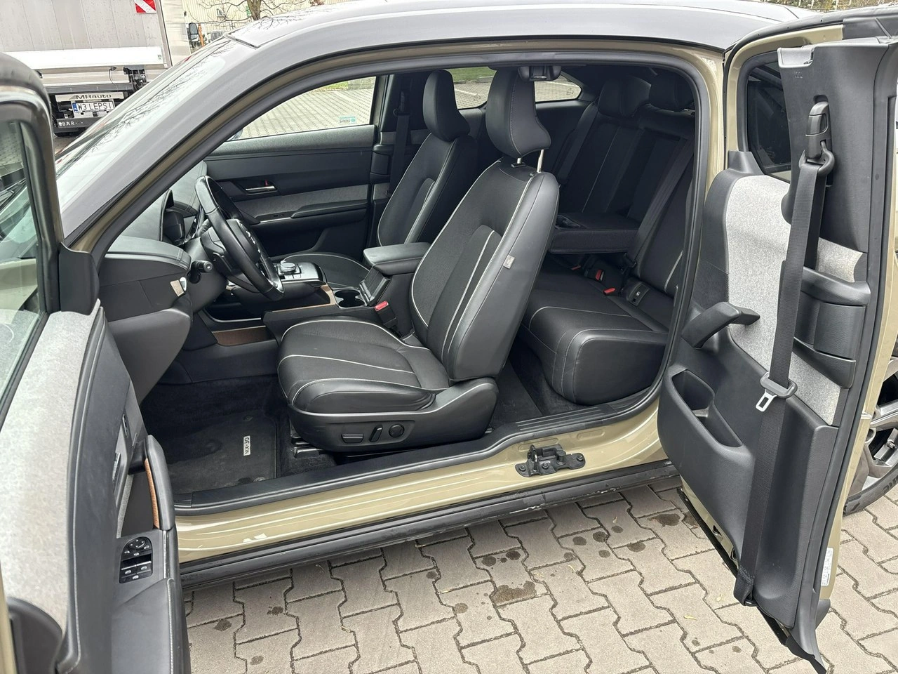 Mazda MX-30 - Zdjęcie 11