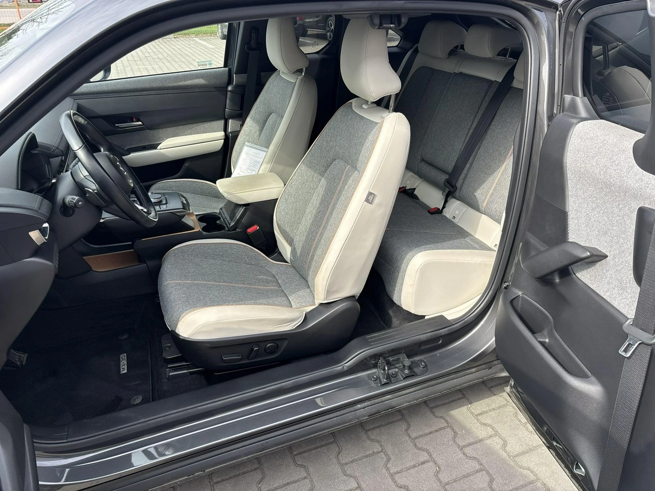 Mazda MX-30 - Zdjęcie 11