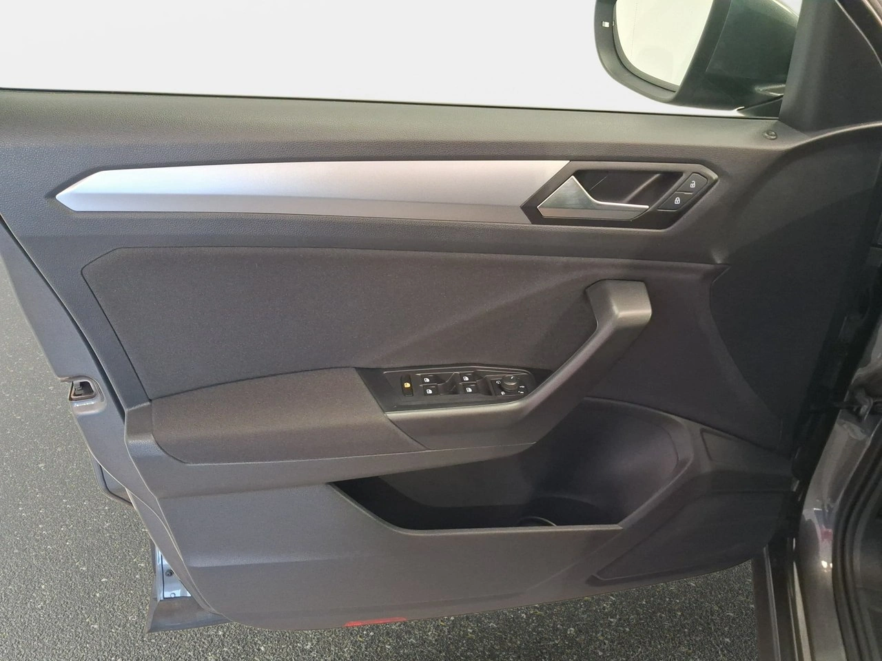 Volkswagen T-Roc - Zdjęcie 12