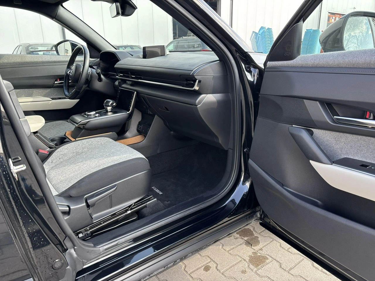 Mazda MX-30 - Zdjęcie 15