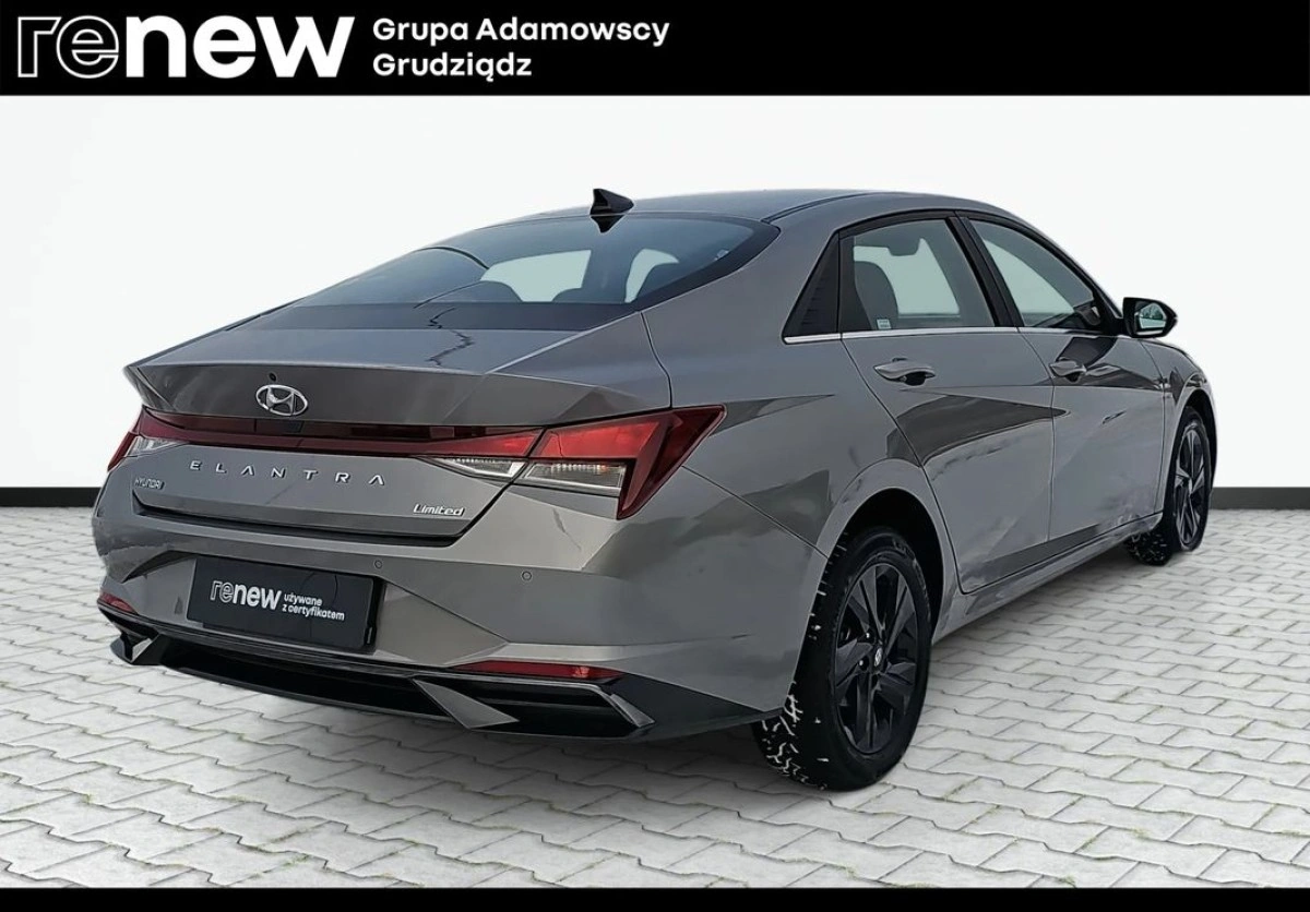 Hyundai Elantra - Zdjęcie 3