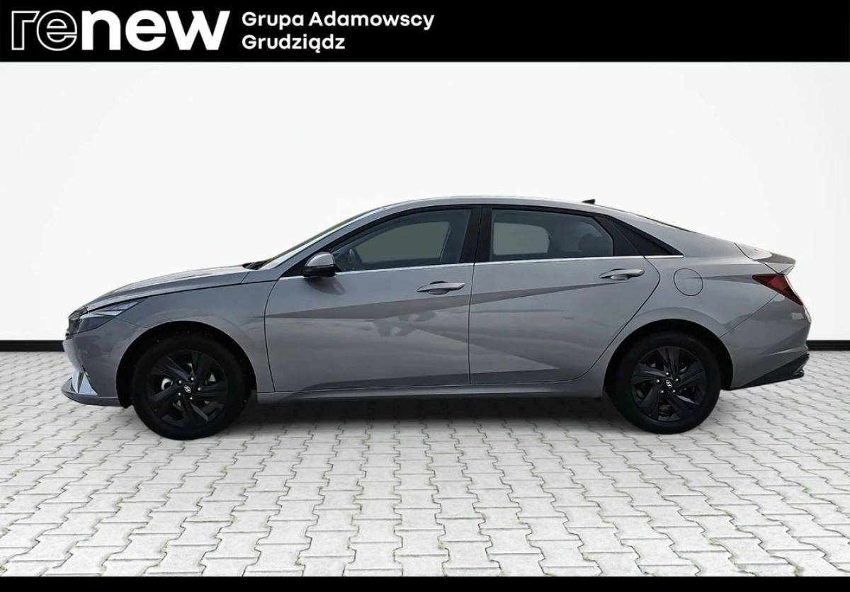 Hyundai Elantra - Zdjęcie 8