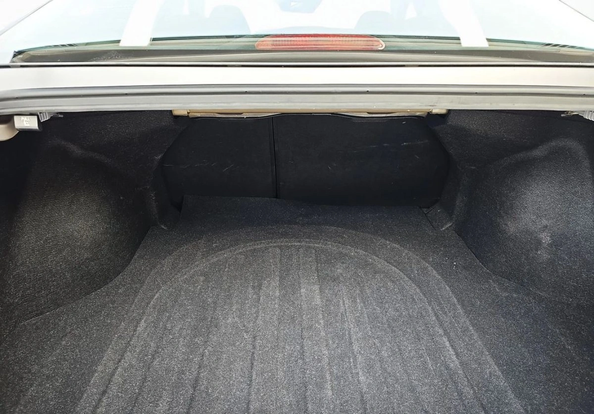 Hyundai Elantra - Zdjęcie 32