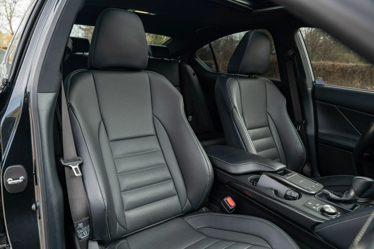 Lexus IS - Zdjęcie 22