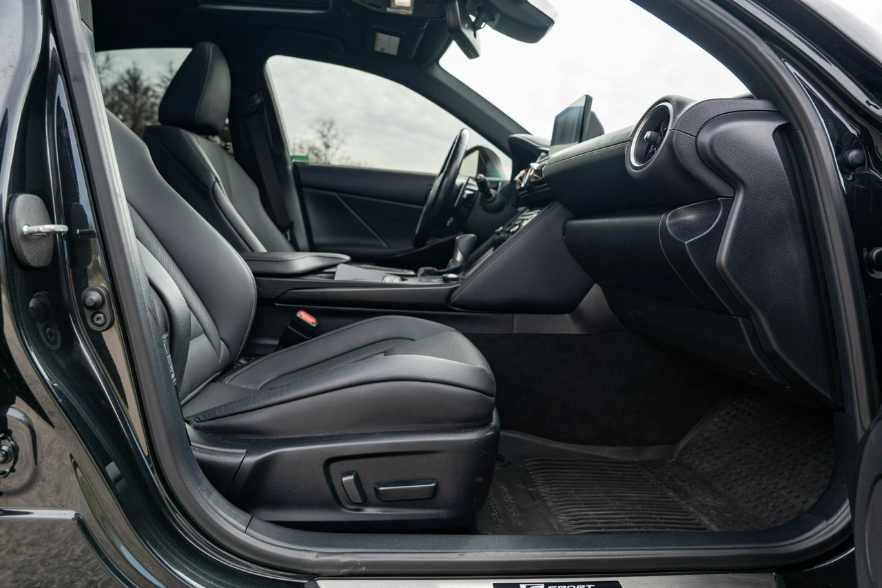 Lexus IS - Zdjęcie 24