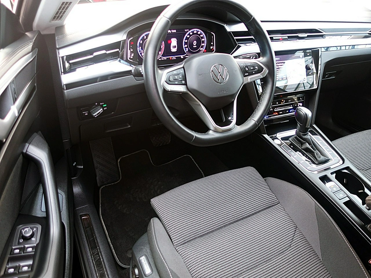 Volkswagen Arteon - Zdjęcie 15