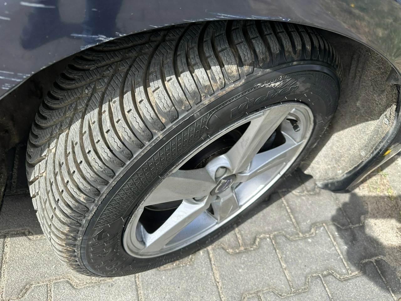 Volvo V40 - Zdjęcie 23