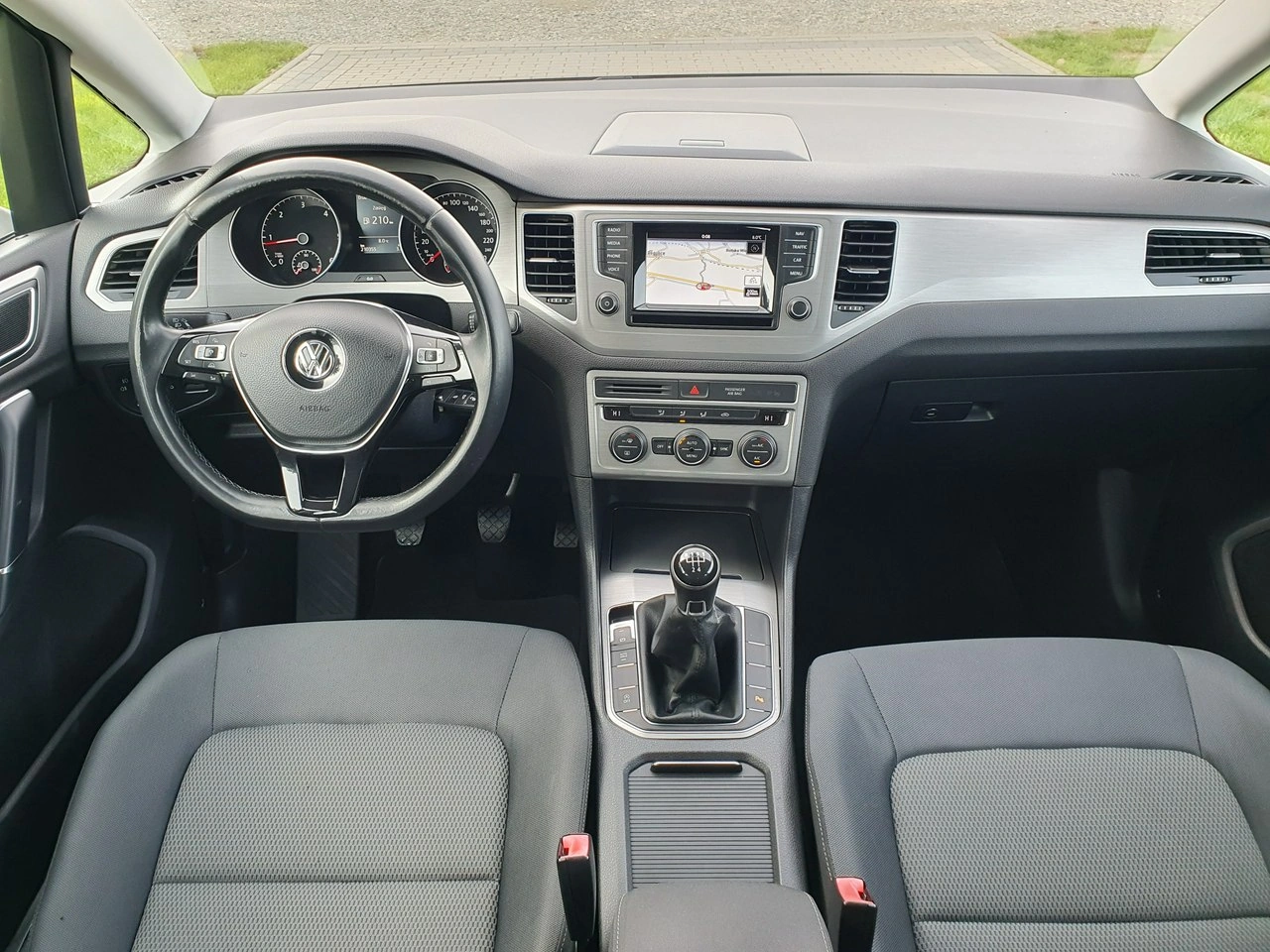 Volkswagen Golf Sportsvan - Zdjęcie 25