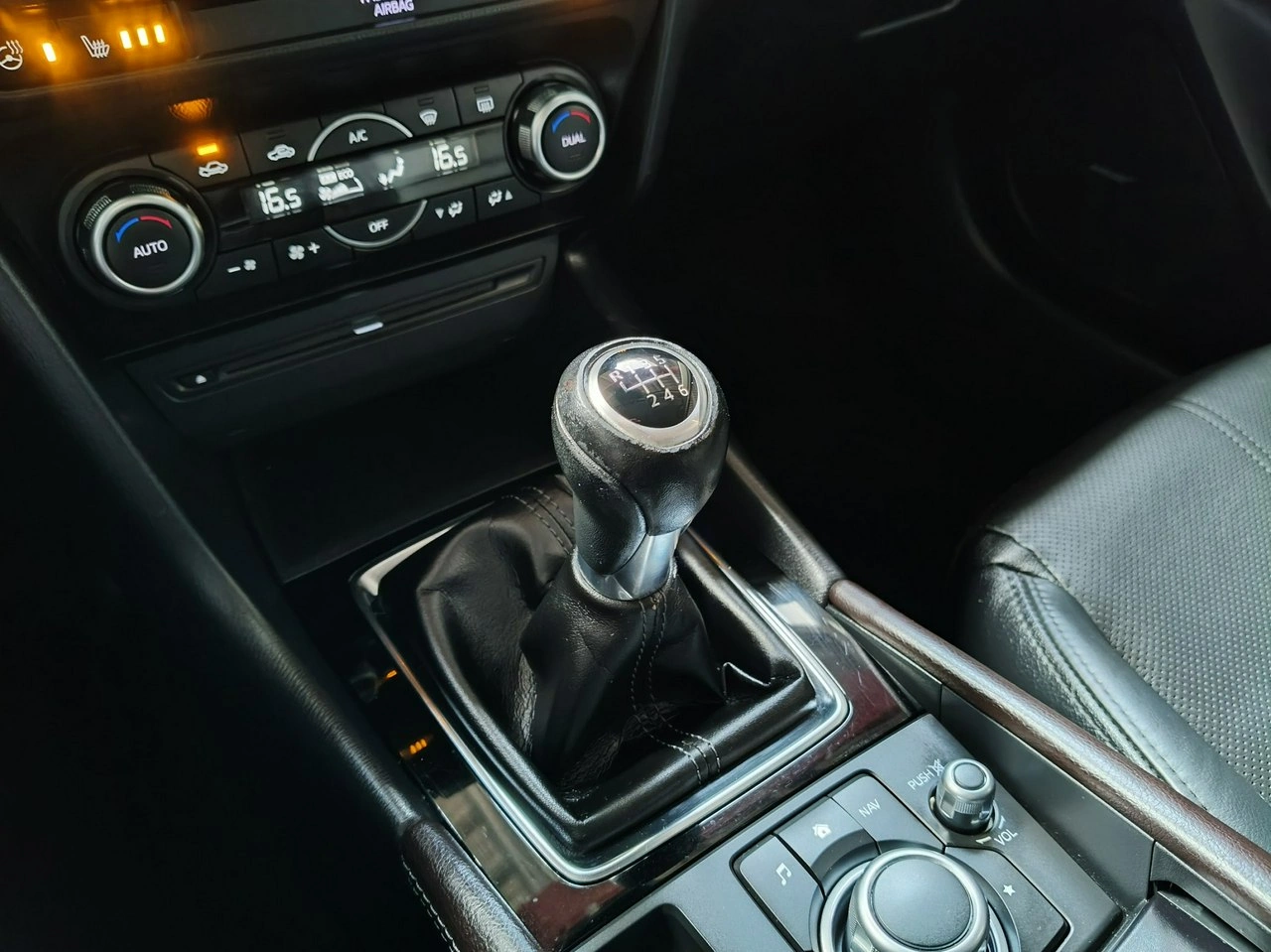 Mazda 3 - Zdjęcie 30