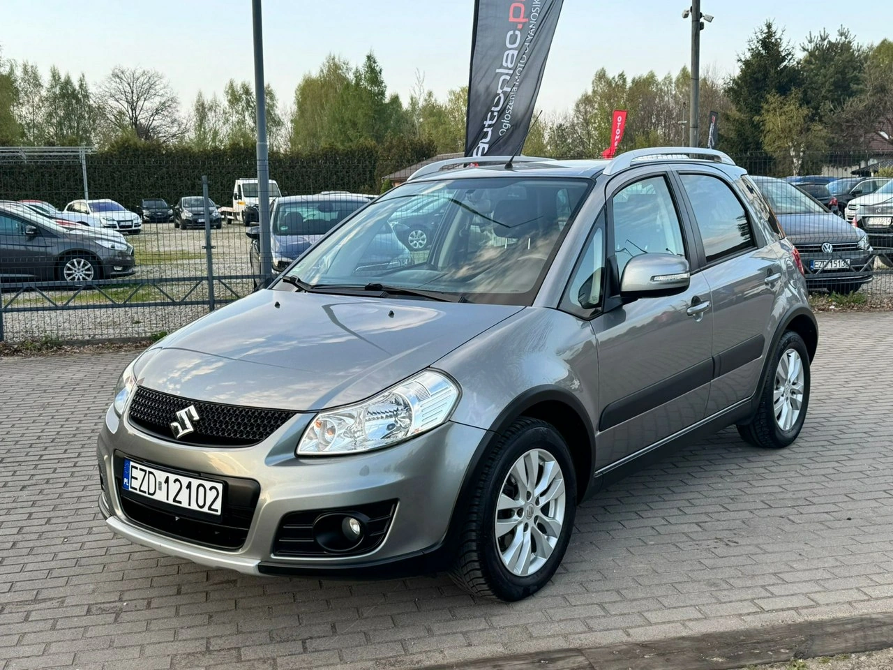 Suzuki SX4 - Główne zdjęcie