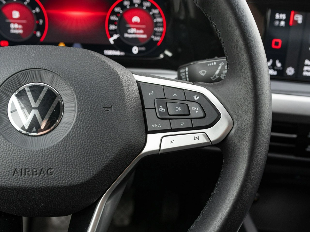 Volkswagen Golf - Zdjęcie 14