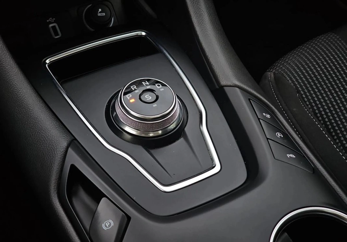 Ford Mondeo - Zdjęcie 32