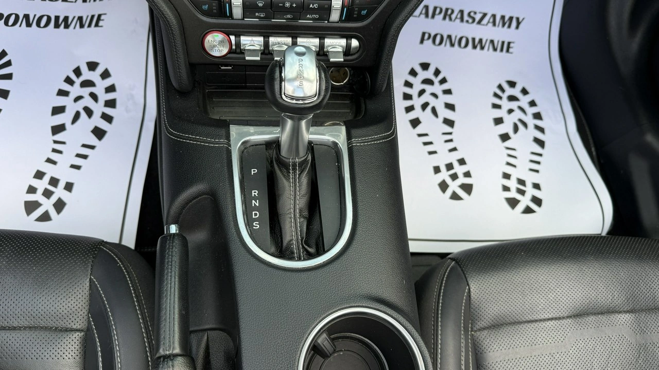 Ford Mustang - Zdjęcie 11