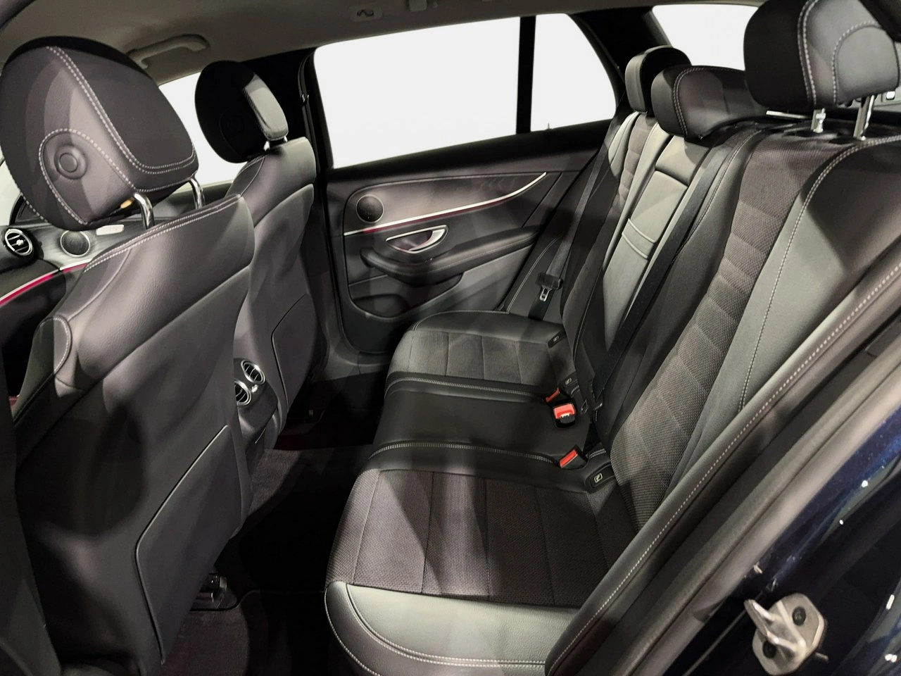 Mercedes E 220 - Zdjęcie 11