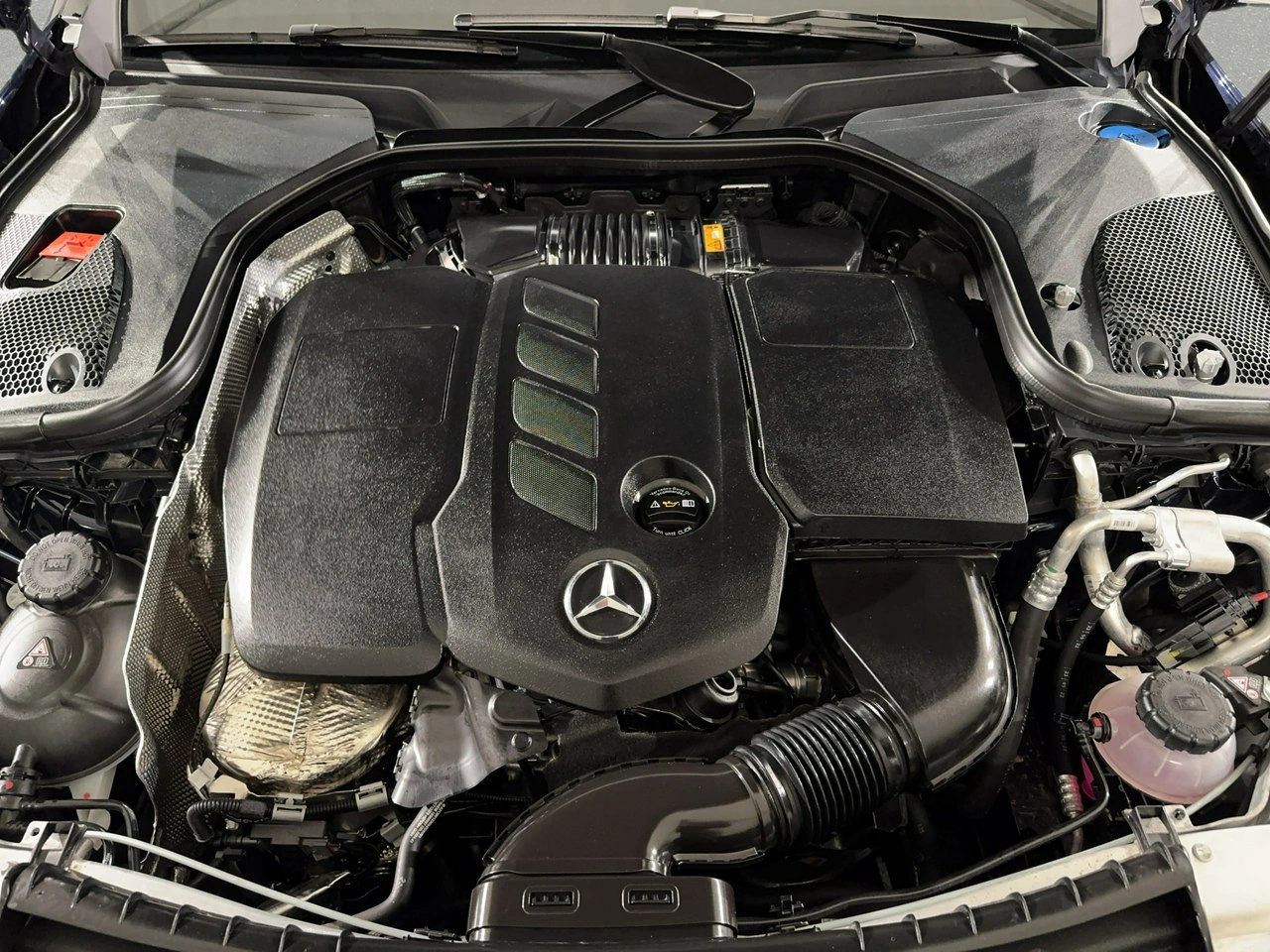 Mercedes E 220 - Zdjęcie 33