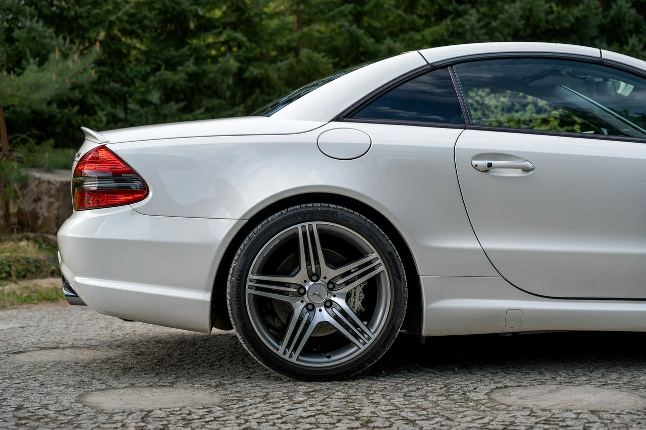 Mercedes SL 63 AMG - Zdjęcie 16