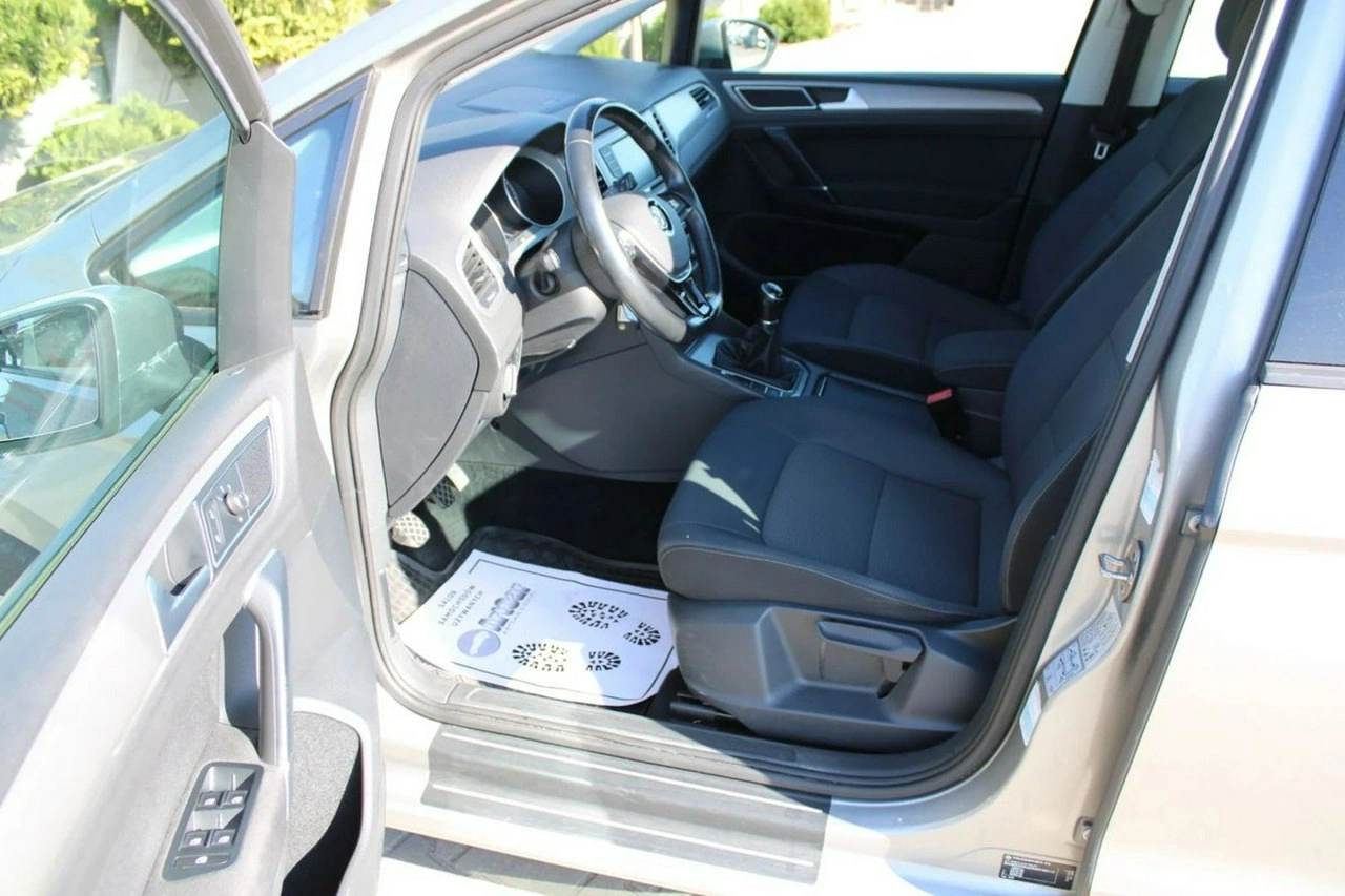 Volkswagen Golf Sportsvan - Zdjęcie 19