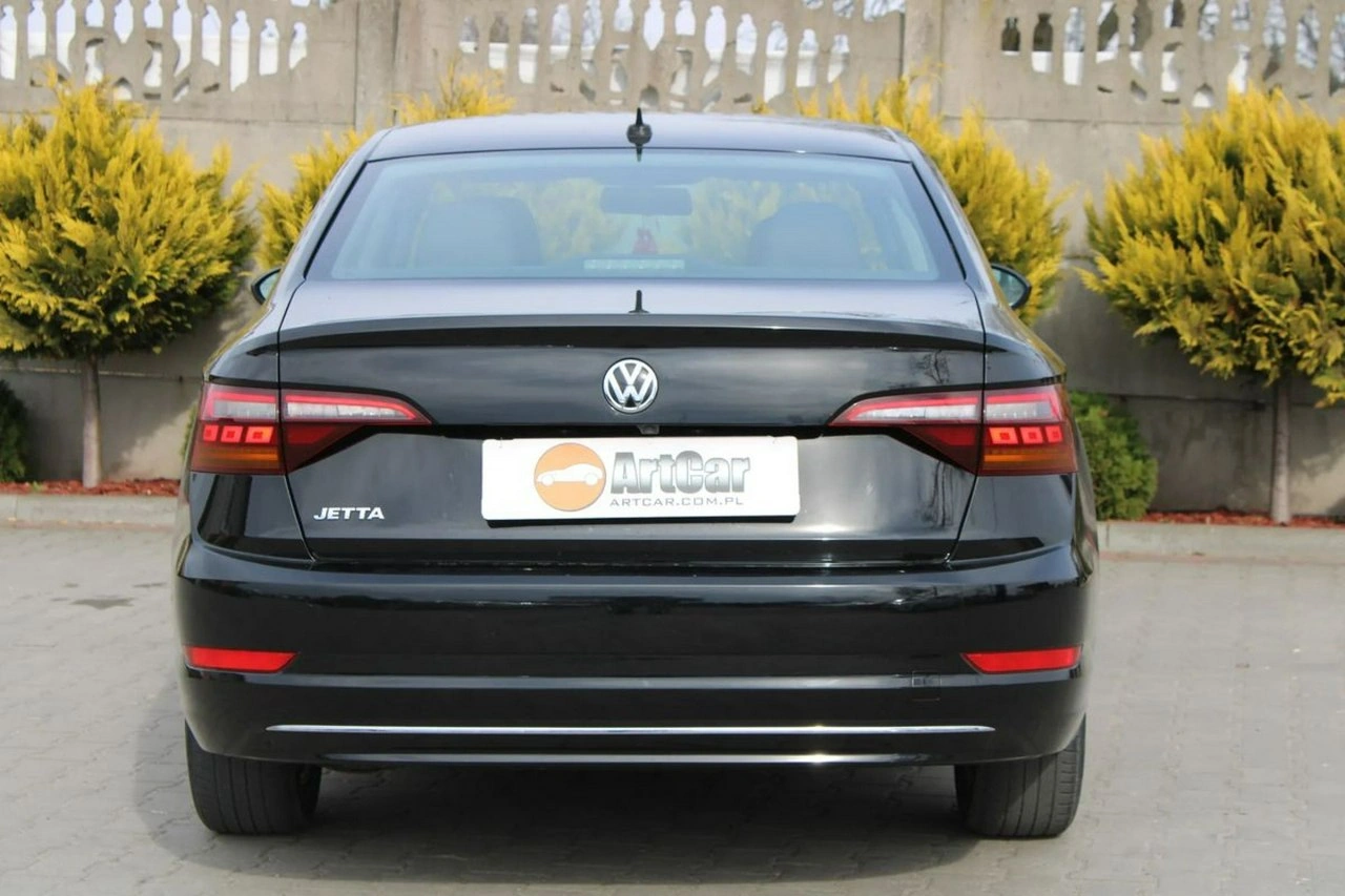 Volkswagen Jetta - Zdjęcie 15
