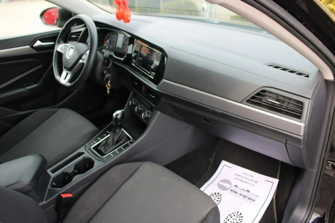 Volkswagen Jetta - Zdjęcie 29