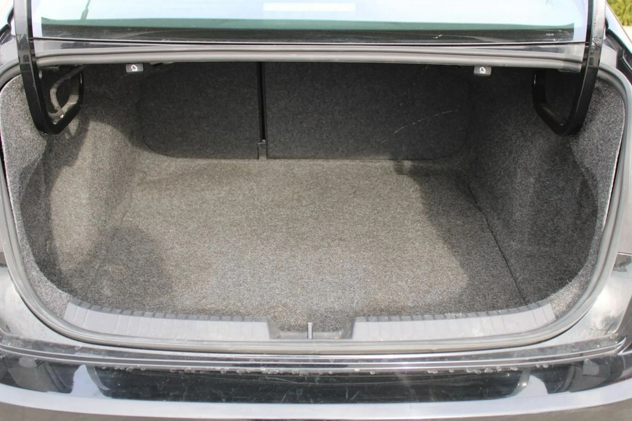 Volkswagen Jetta - Zdjęcie 33