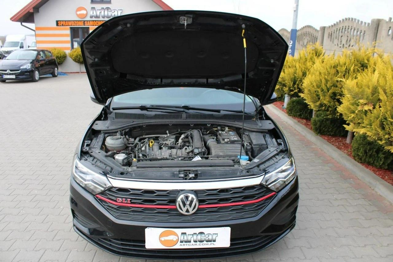 Volkswagen Jetta - Zdjęcie 34