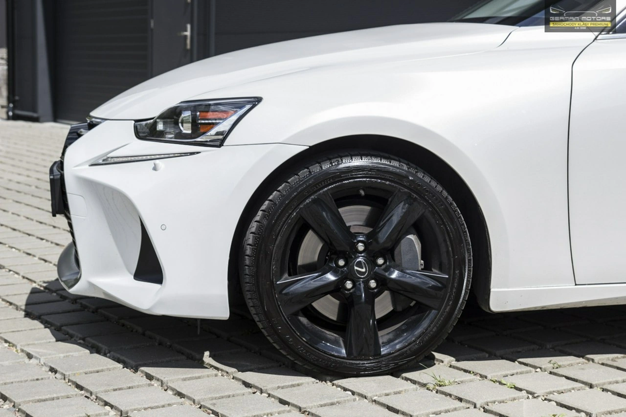 Lexus IS - Zdjęcie 17