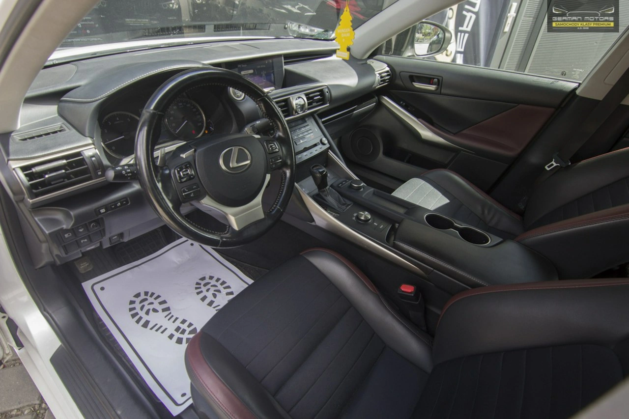 Lexus IS - Zdjęcie 22