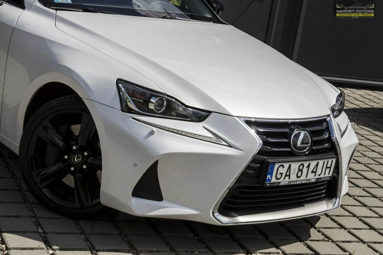 Lexus IS - Zdjęcie 8