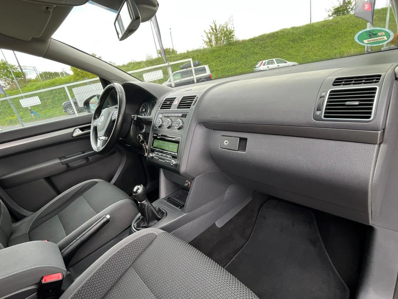 Volkswagen Touran - Zdjęcie 18