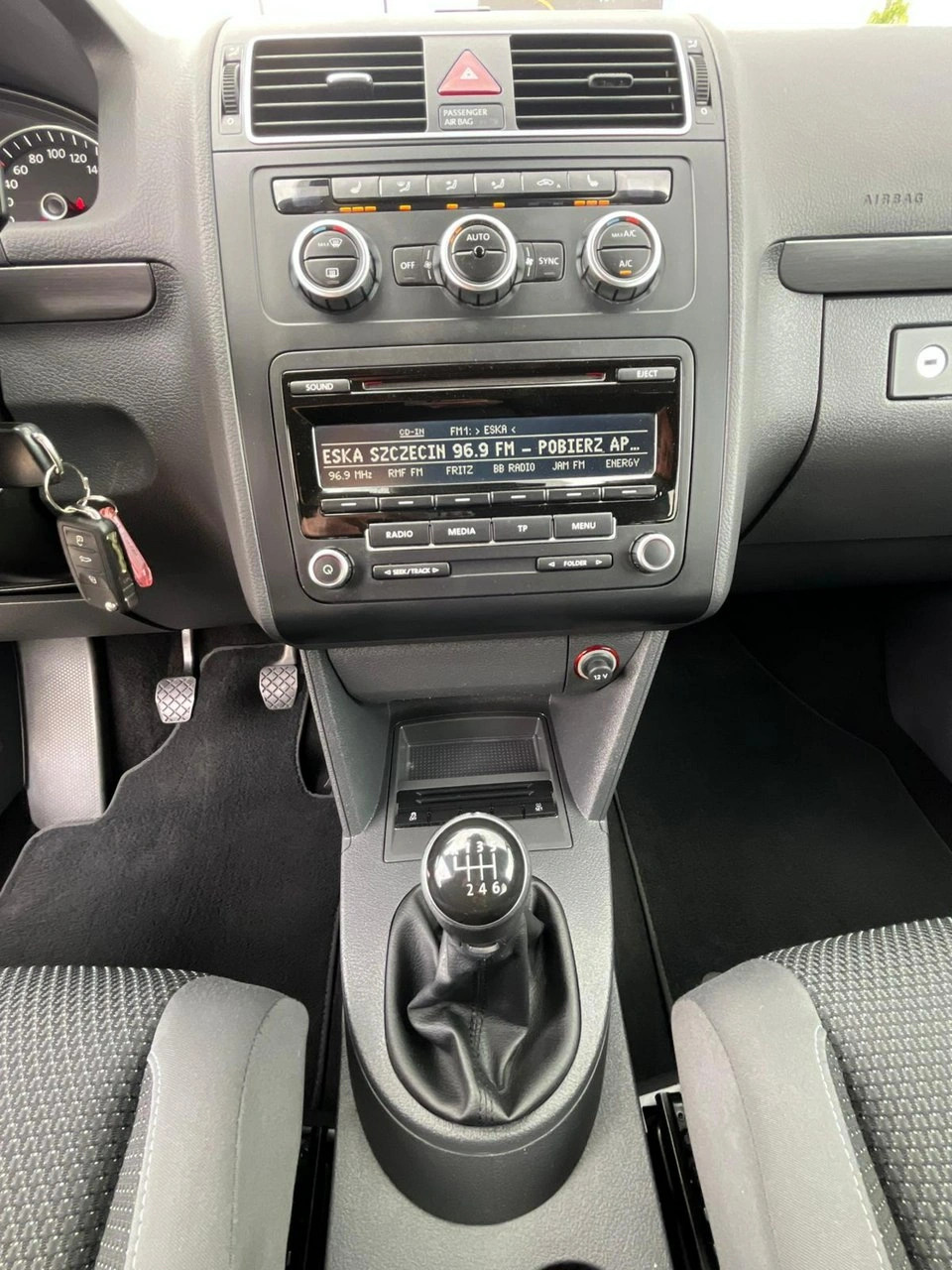 Volkswagen Touran - Zdjęcie 37