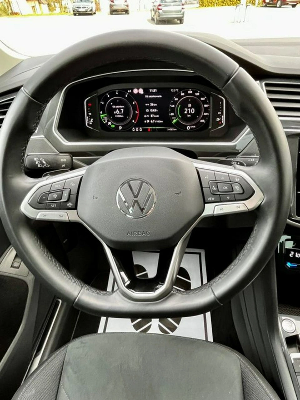 Volkswagen Tiguan - Zdjęcie 26