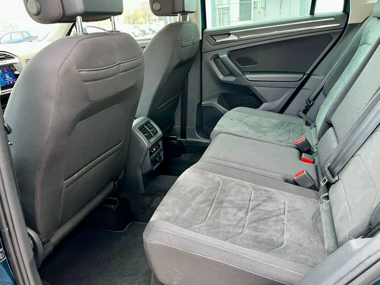 Volkswagen Tiguan - Zdjęcie 9