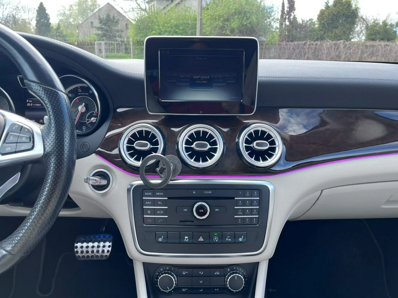 Mercedes CLA 45 AMG - Zdjęcie 21