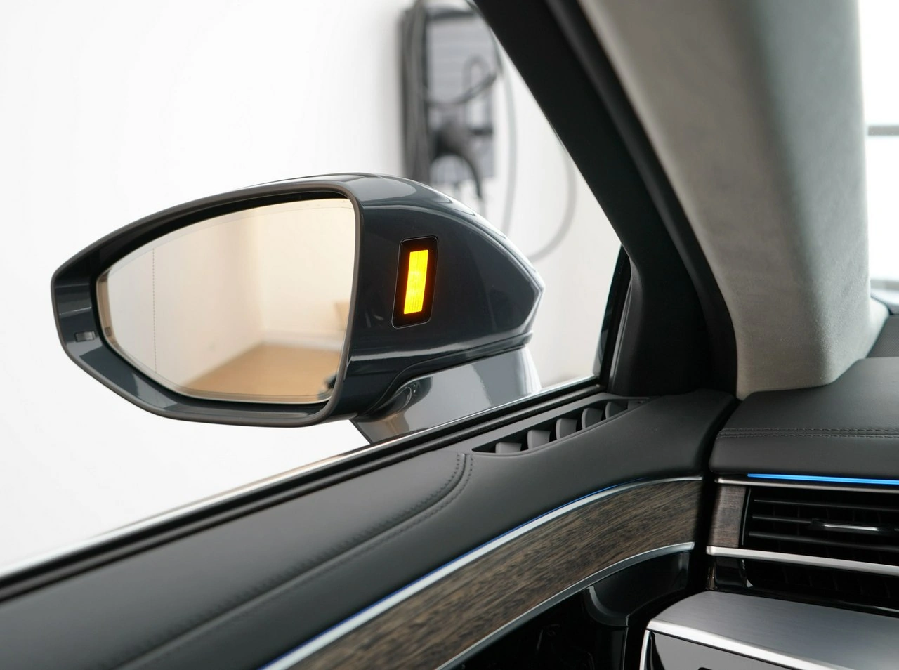 Audi A8 - Zdjęcie 24