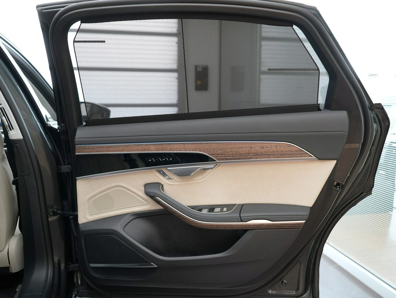 Audi A8 - Zdjęcie 29