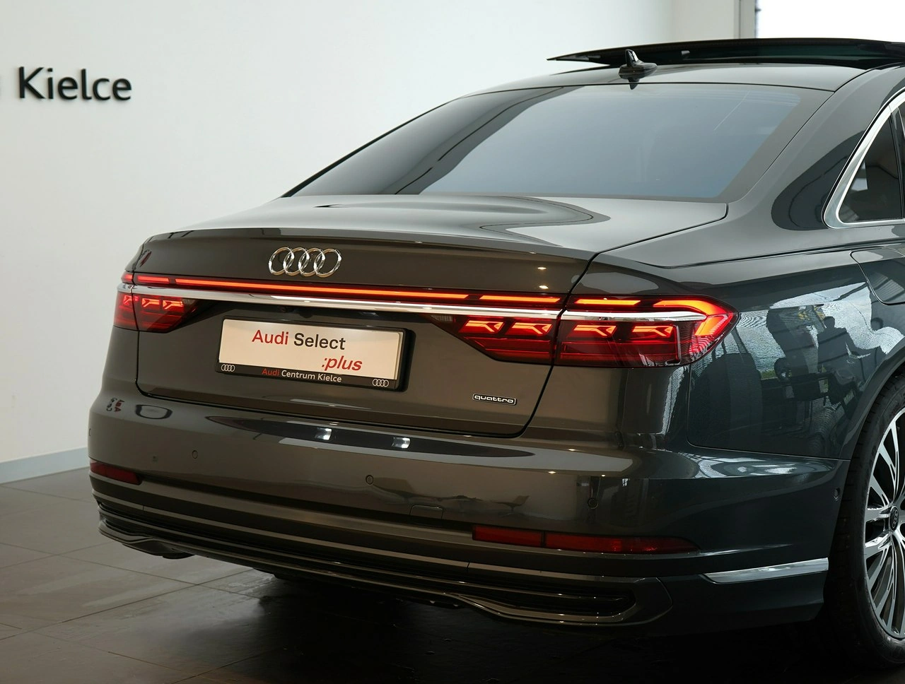 Audi A8 - Zdjęcie 7