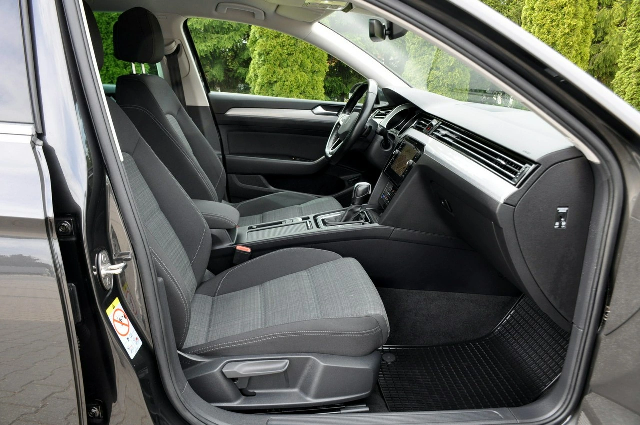 Volkswagen Passat Variant - Zdjęcie 16