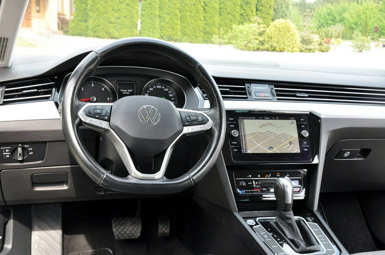 Volkswagen Passat Variant - Zdjęcie 30