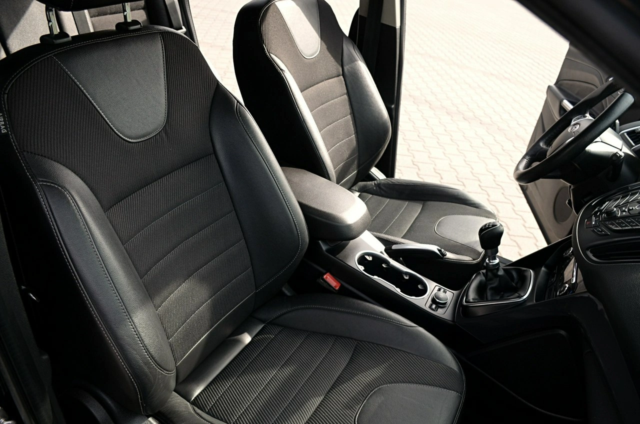 Ford Kuga - Zdjęcie 19
