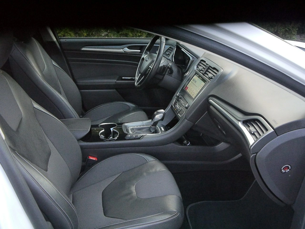 Ford Mondeo - Zdjęcie 33