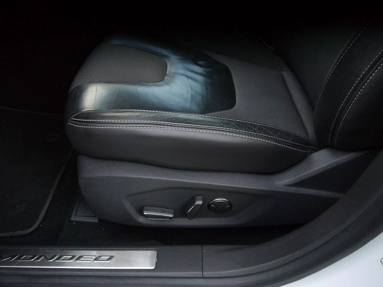 Ford Mondeo - Zdjęcie 35
