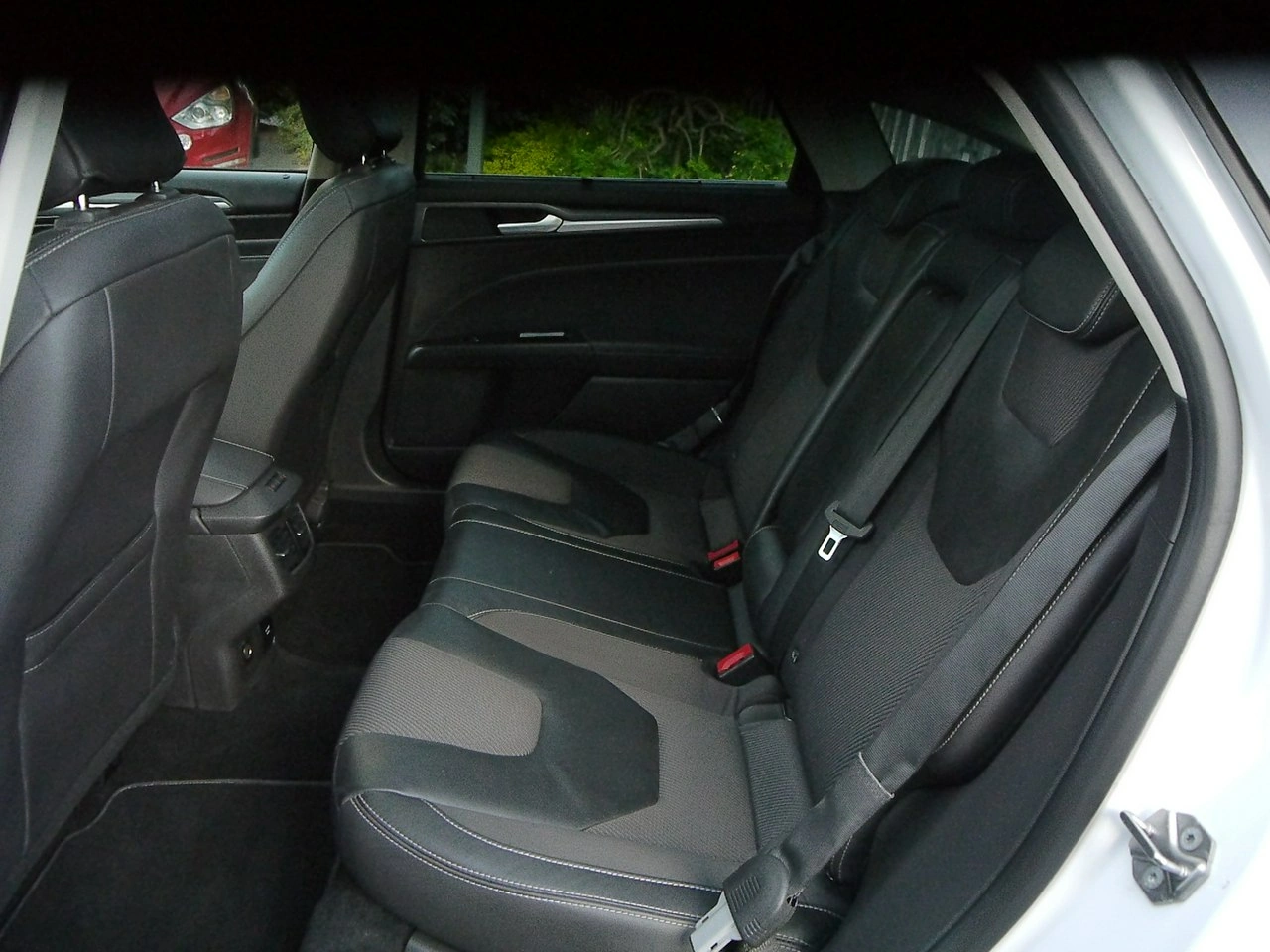 Ford Mondeo - Zdjęcie 37