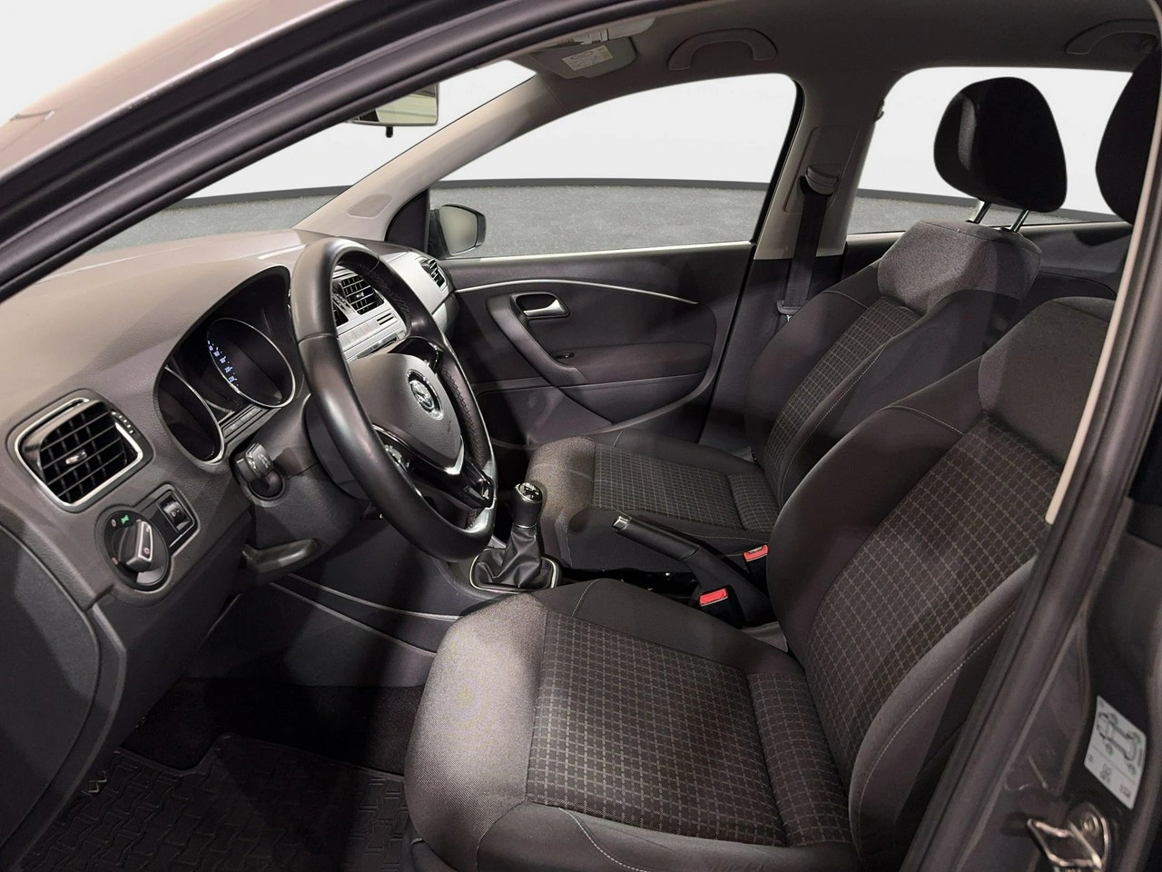 Volkswagen Polo - Zdjęcie 9